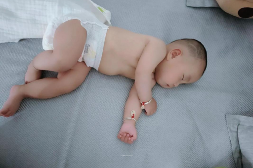 包生男孩正规公司宝宝口水多怎么回事
