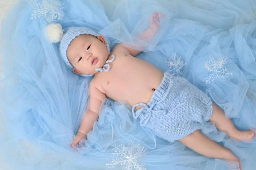 包生男孩正规公司宝宝多大会翻身 包生男孩正规公司宝宝多大会翻身